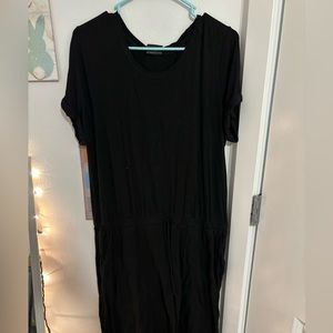 Black dress with pockets